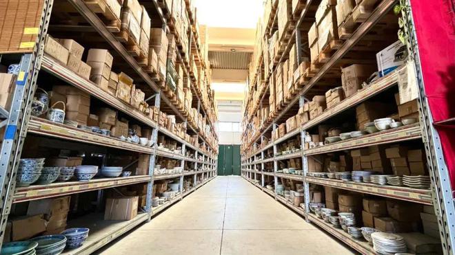 文成縣政府經(jīng)貿(mào)僑務(wù)代表團(tuán)訪歐首站 探訪米蘭宇宙貿(mào)易集團(tuán)，深化商品批發(fā)貿(mào)易合作